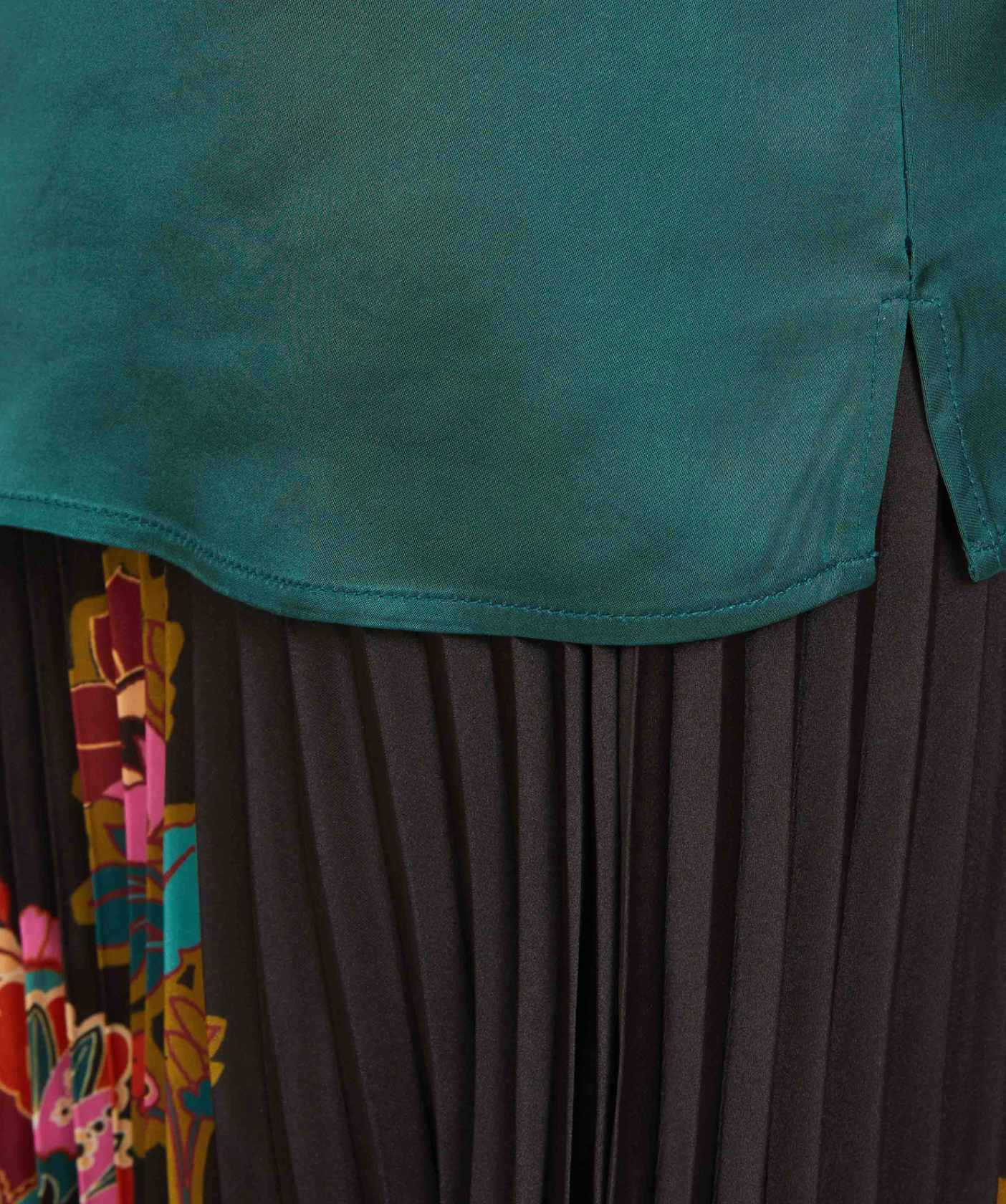ALBA TANK IN SEA MOSS - Romi Boutique