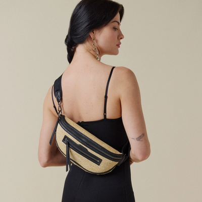 CHARLES CROSSBODY MED IN CHAPARRAL RAFFIA/GUNMETAL