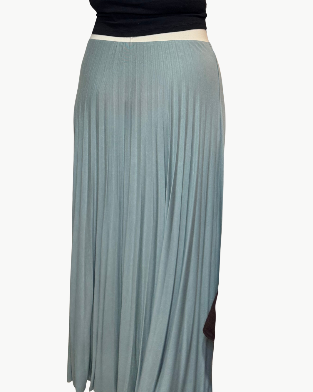 JERSEY SKIRT IN SAGE - Romi Boutique