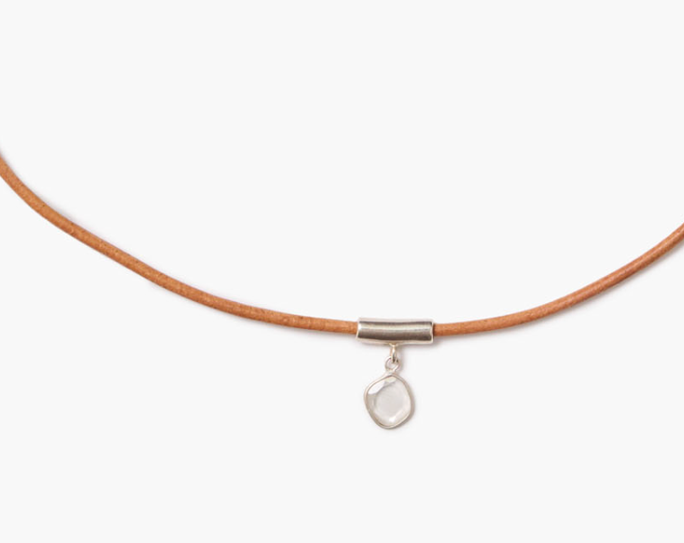 MOISSANITE SLICE CHOKER IN CAMEL LEATHER - Romi Boutique