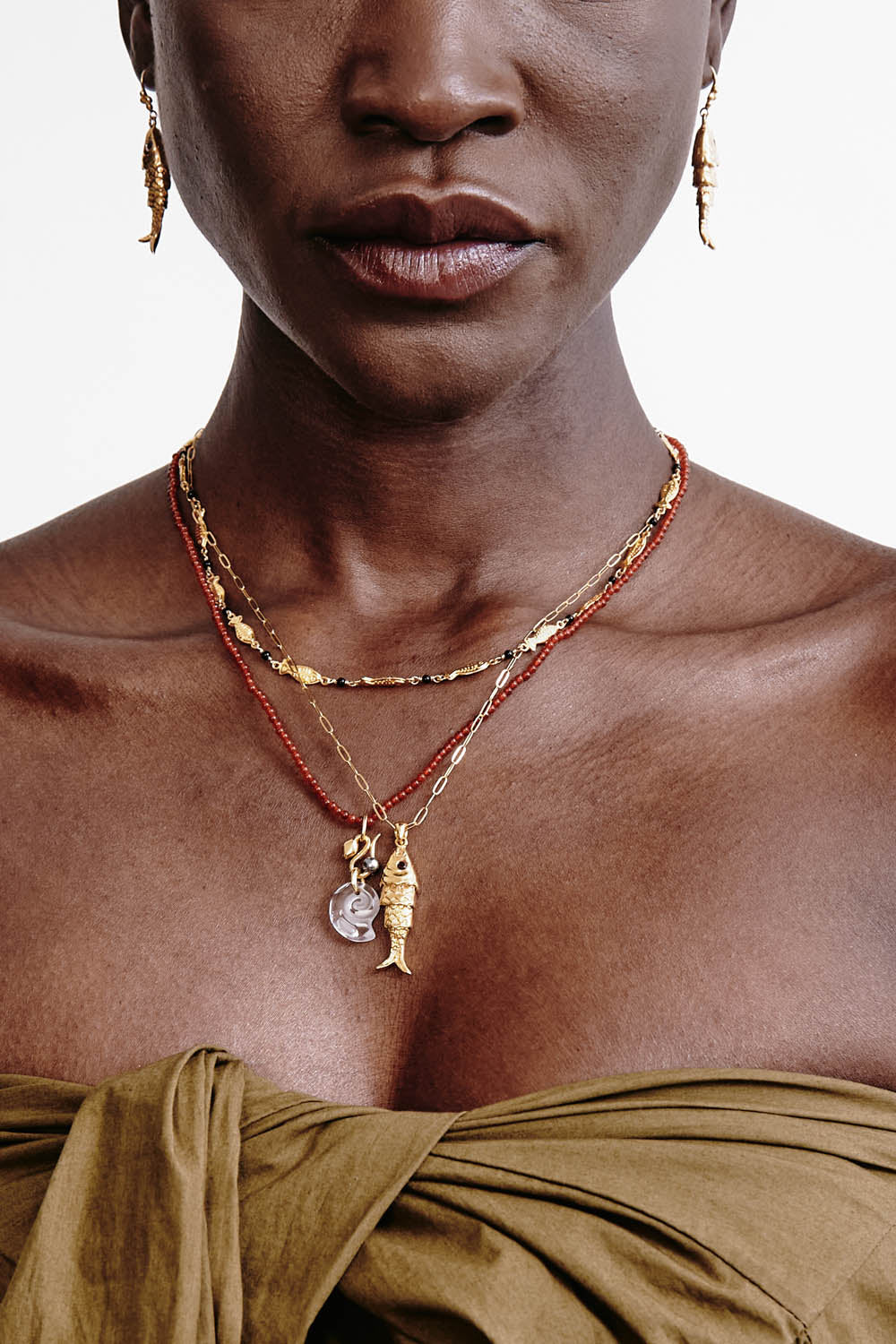 KOI NECKLACE IN GARNET - Romi Boutique