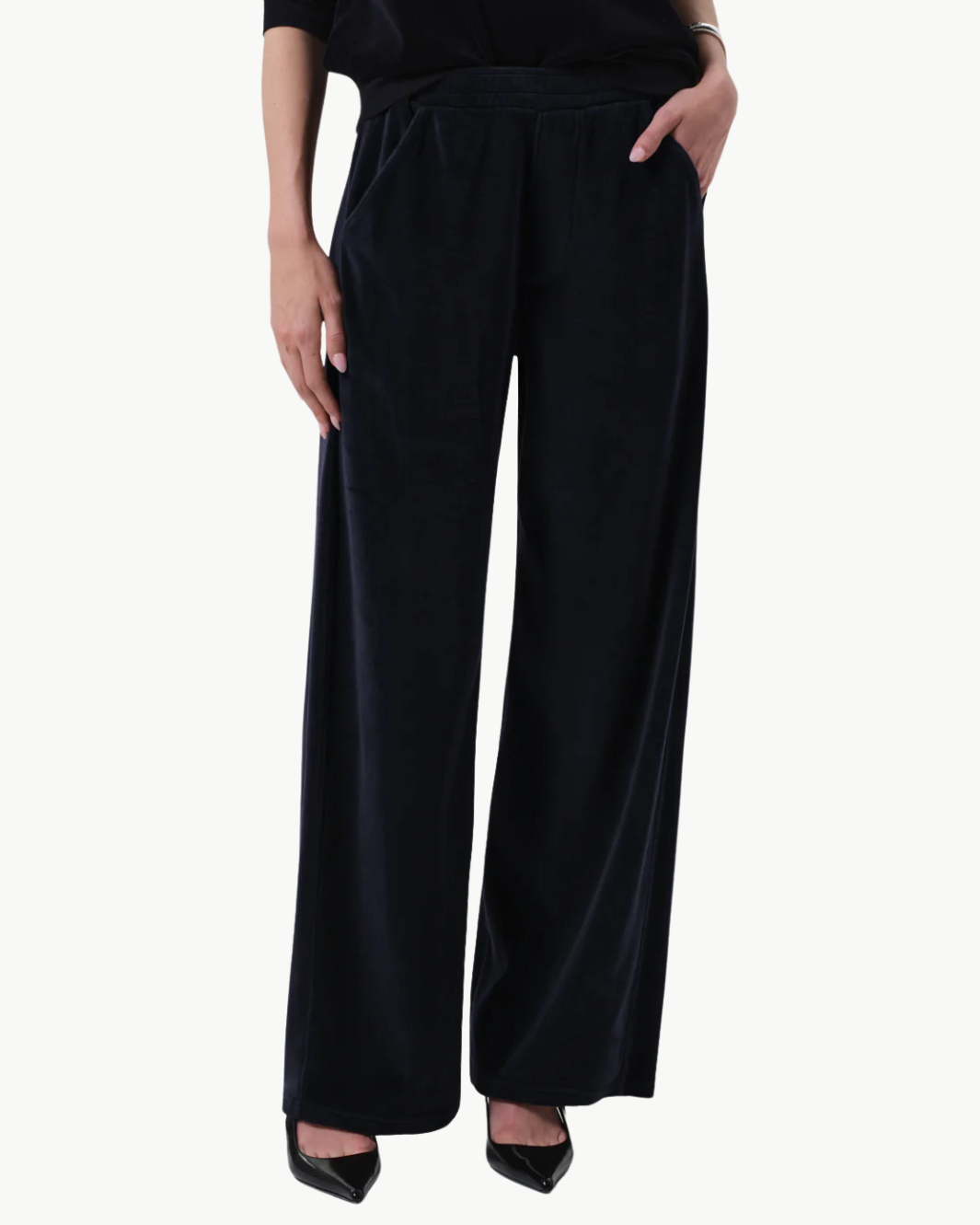 BRYNN DRAWSTRING VELOUR PANT IN NOTTE - Romi Boutique