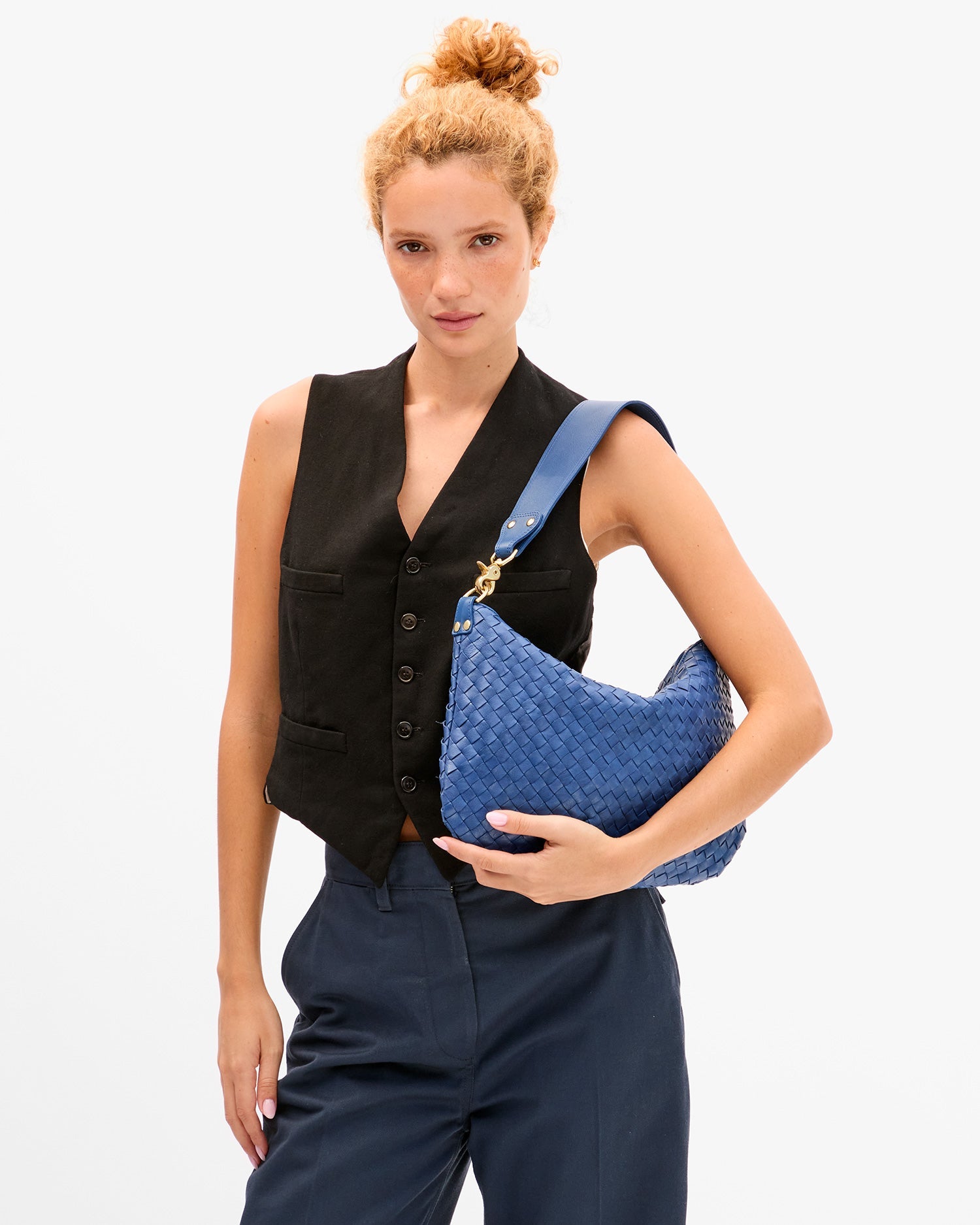 MOYEN MESSENGER MEDIUM WOVEN DIAGONAL by Clare V - Romi Boutique