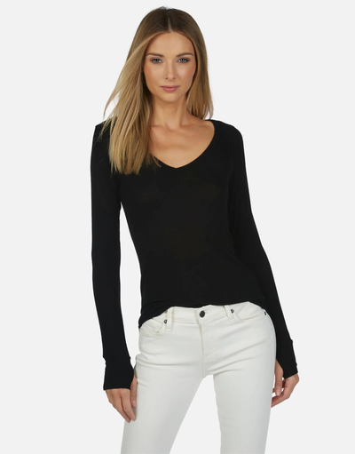 OTIS FITTED V-NECK IN BLACK