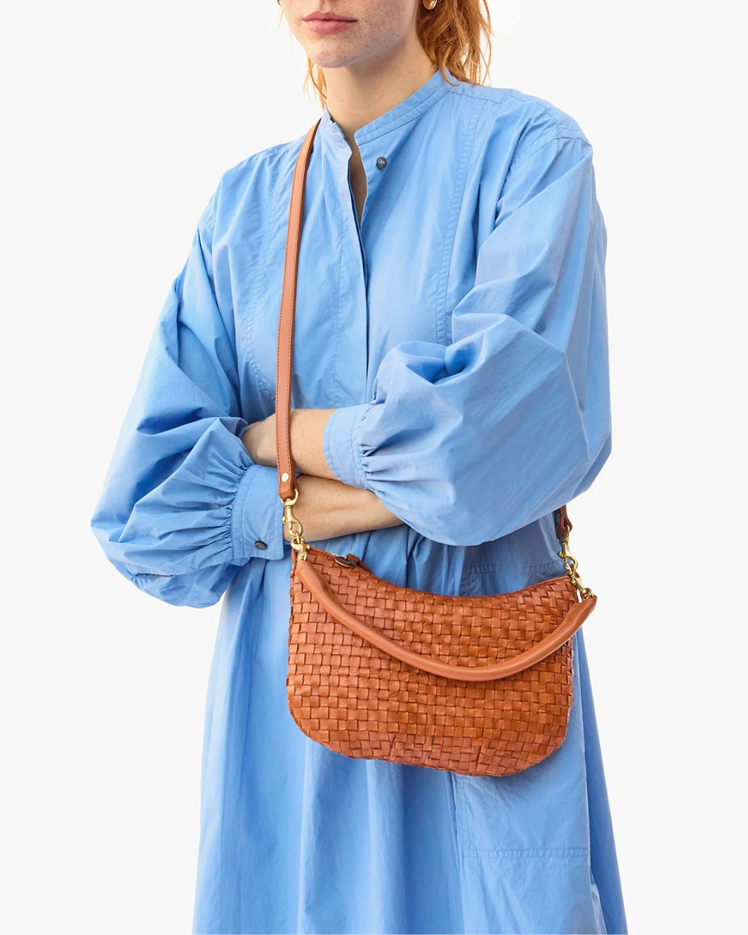 PETIT MOYEN MESSENGER IN NATURAL WOVEN CHECKER