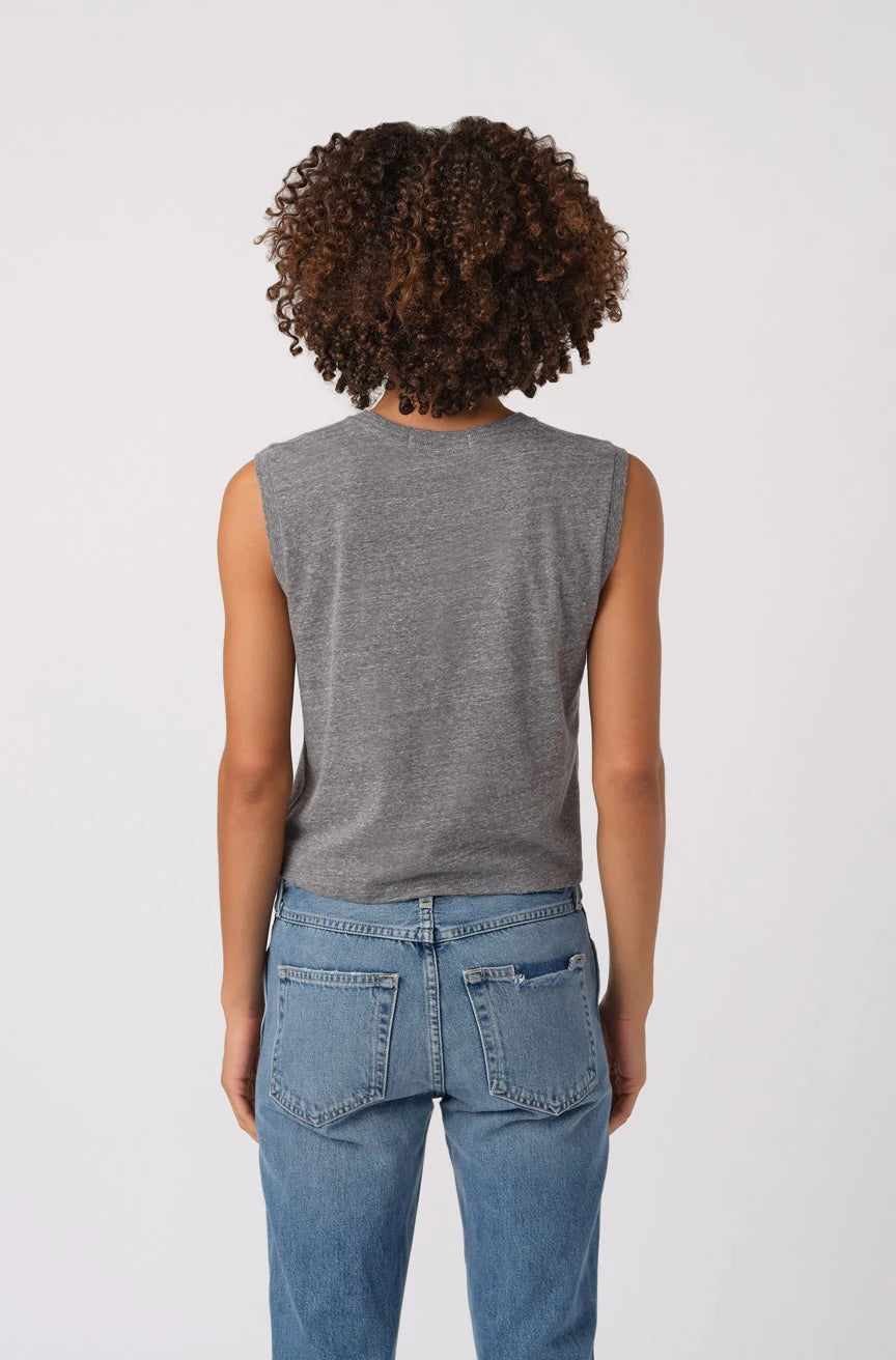 SLEEVELESS BABE TEE IN HEATHER GREY