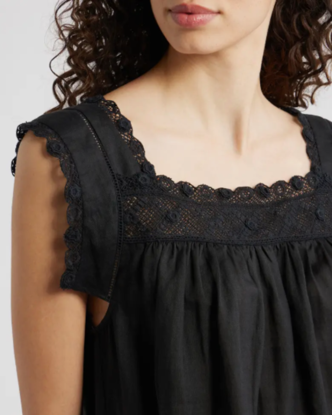 ALMADIA DRESS - Romi Boutique