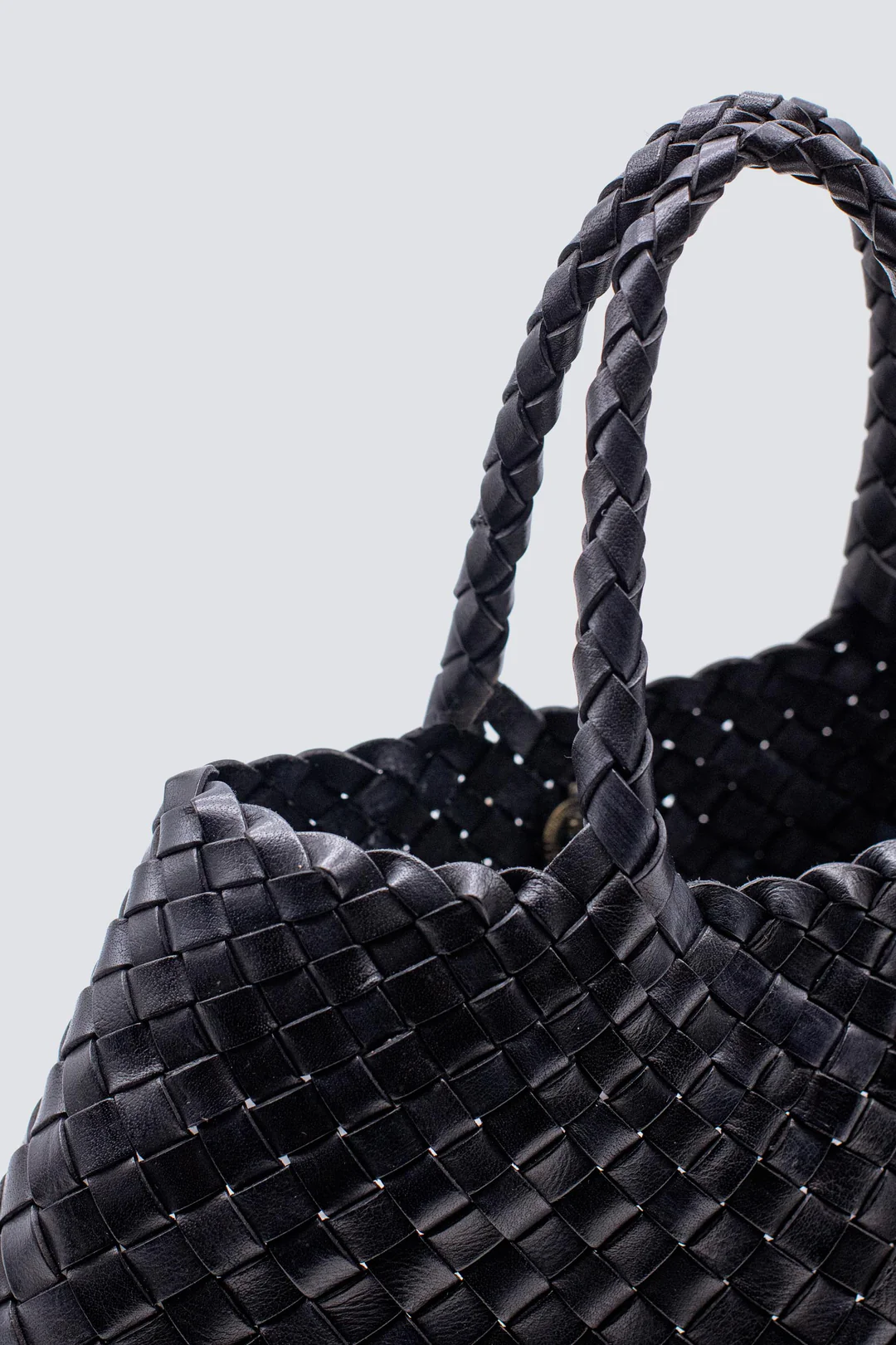 SANTA CROCE SMALL IN BLACK - Romi Boutique