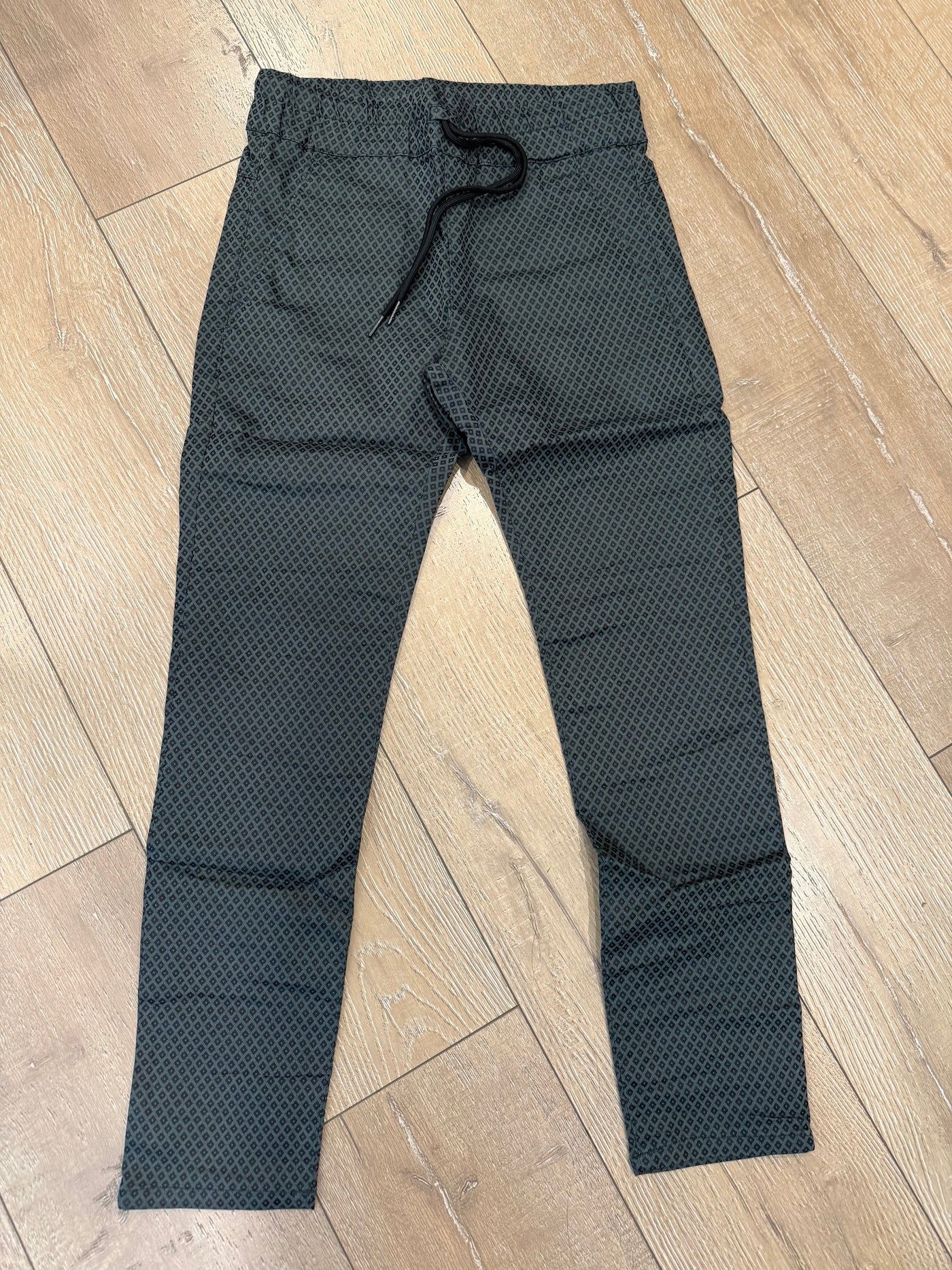 SHELY IN EMERALD DIAMOND - Romi Boutique