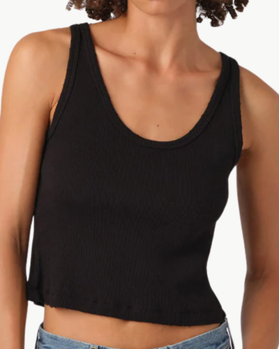CROP RIB TANK IN BLACK - Romi Boutique
