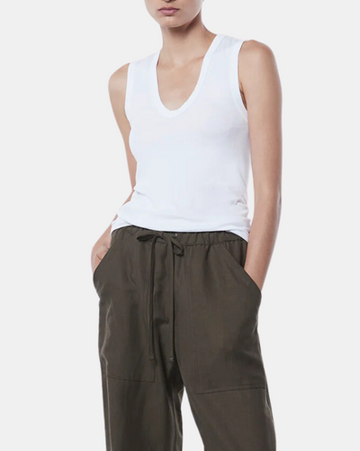 ESSENTIAL SLEEVELESS U IN WHITE - Romi Boutique