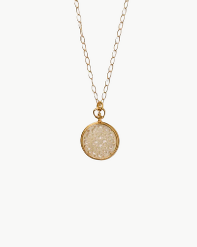 POCKET WATCH NECKLACE IN WHITE MOP