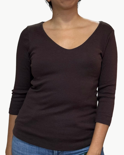ANGELINA SHINE V-NECK TEE IN JAVA