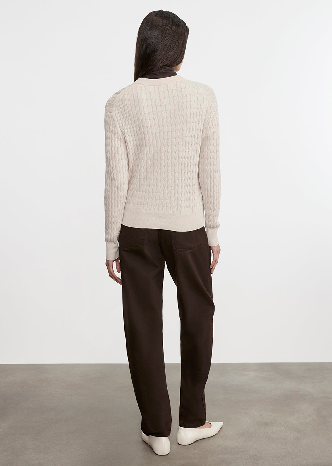 CASHMERE COTTON CABLE KNIT EASY CREW IN PARCHMENT - Romi Boutique