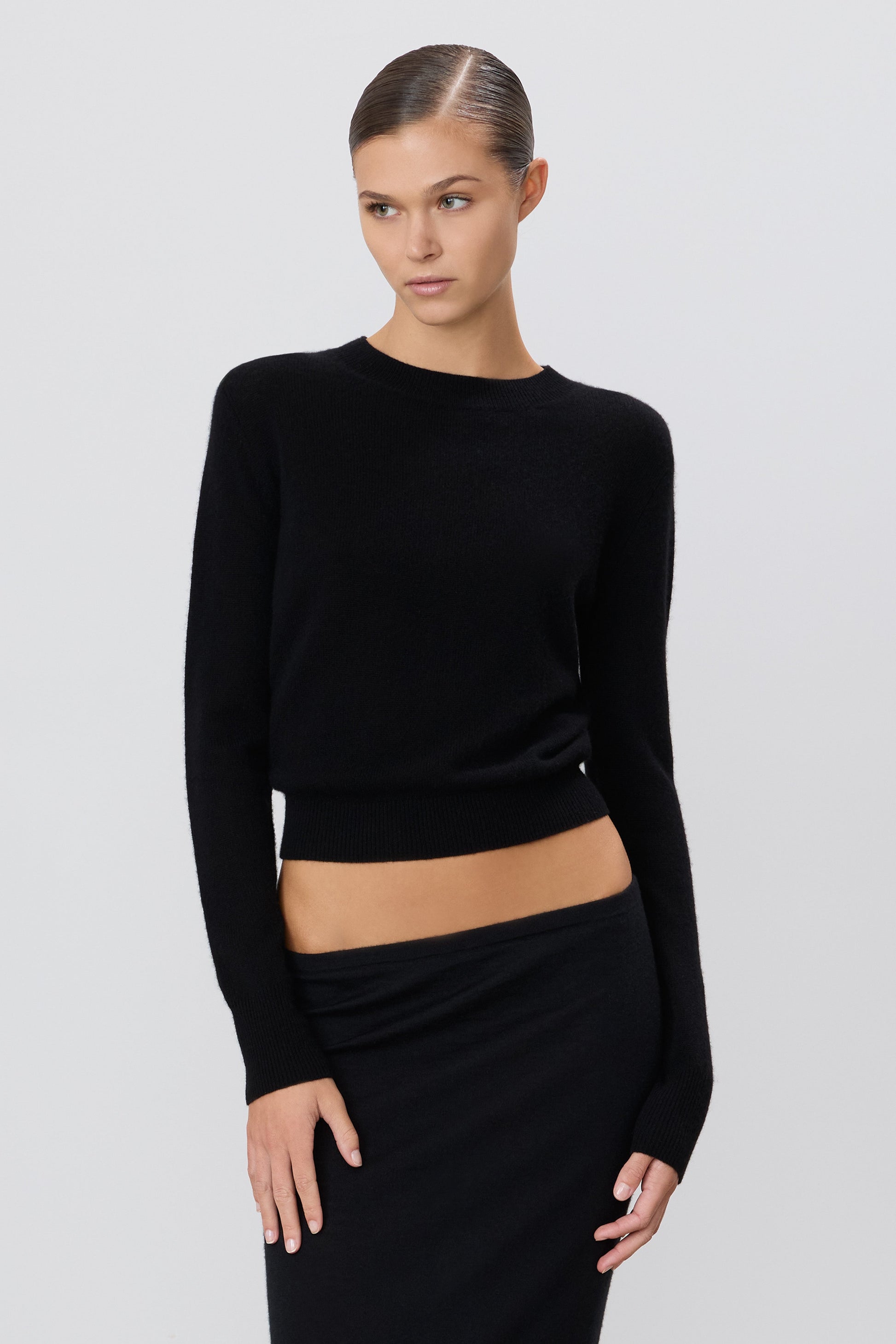 FRANCIS SWEATER IN BLACK - Romi Boutique