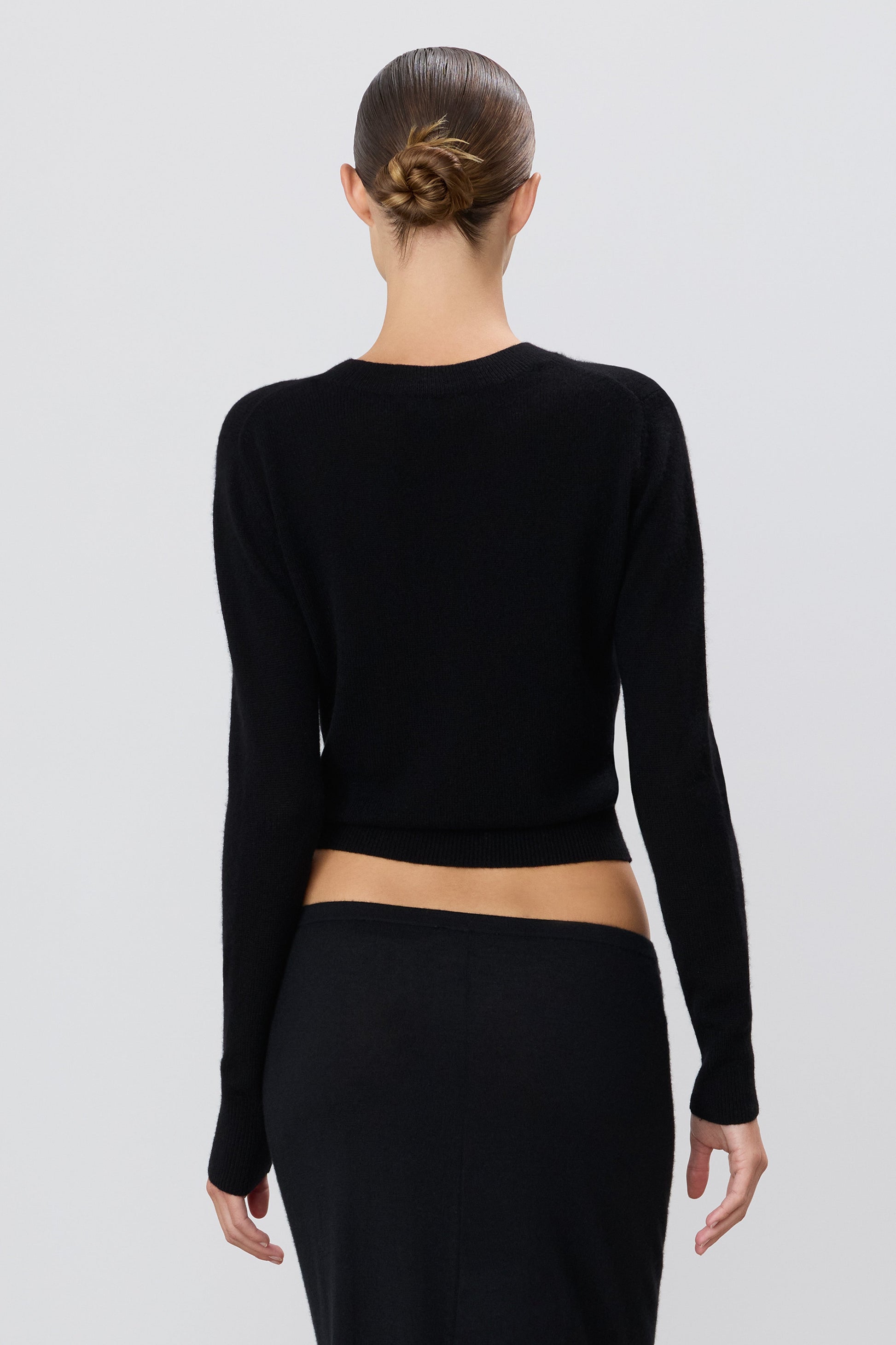 FRANCIS SWEATER IN BLACK - Romi Boutique