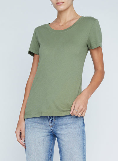 CORY SCOOP NECK TEE IN CLOVER - Romi Boutique