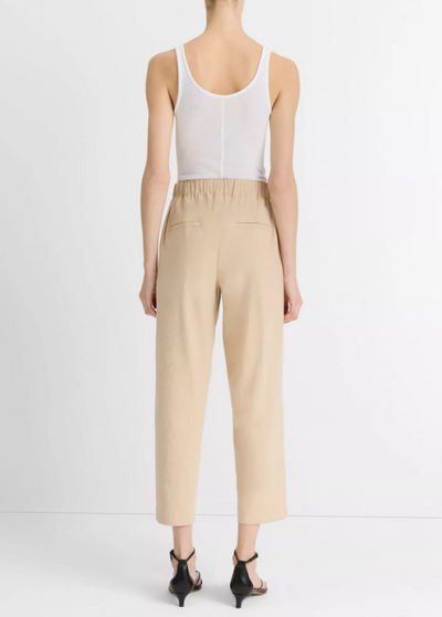 MID-RISE TAPERED PULL-ON PANT IN PALE NUT