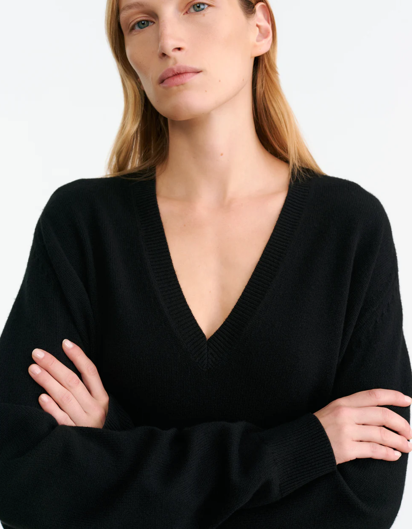 FERON SWEATER IN BLACK