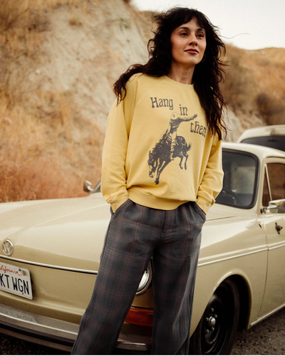 HANG IN THERE CREWNECK IN YELLOW