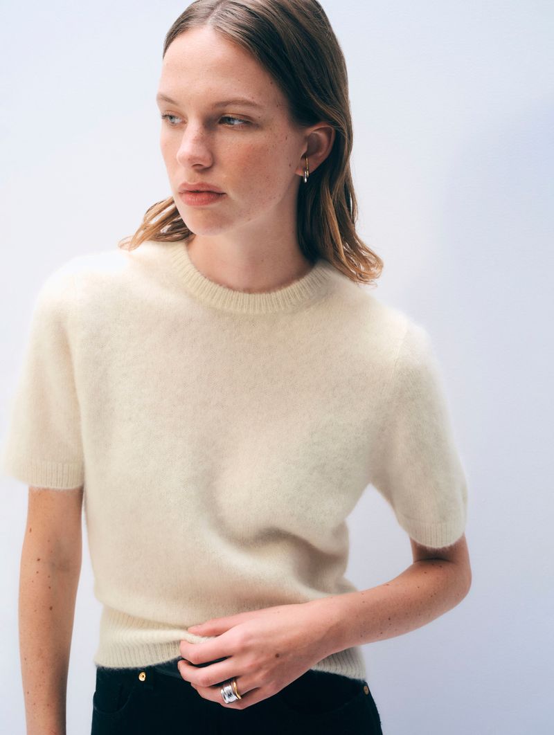 BRUSHED CASHMERE TEE IN IVORY