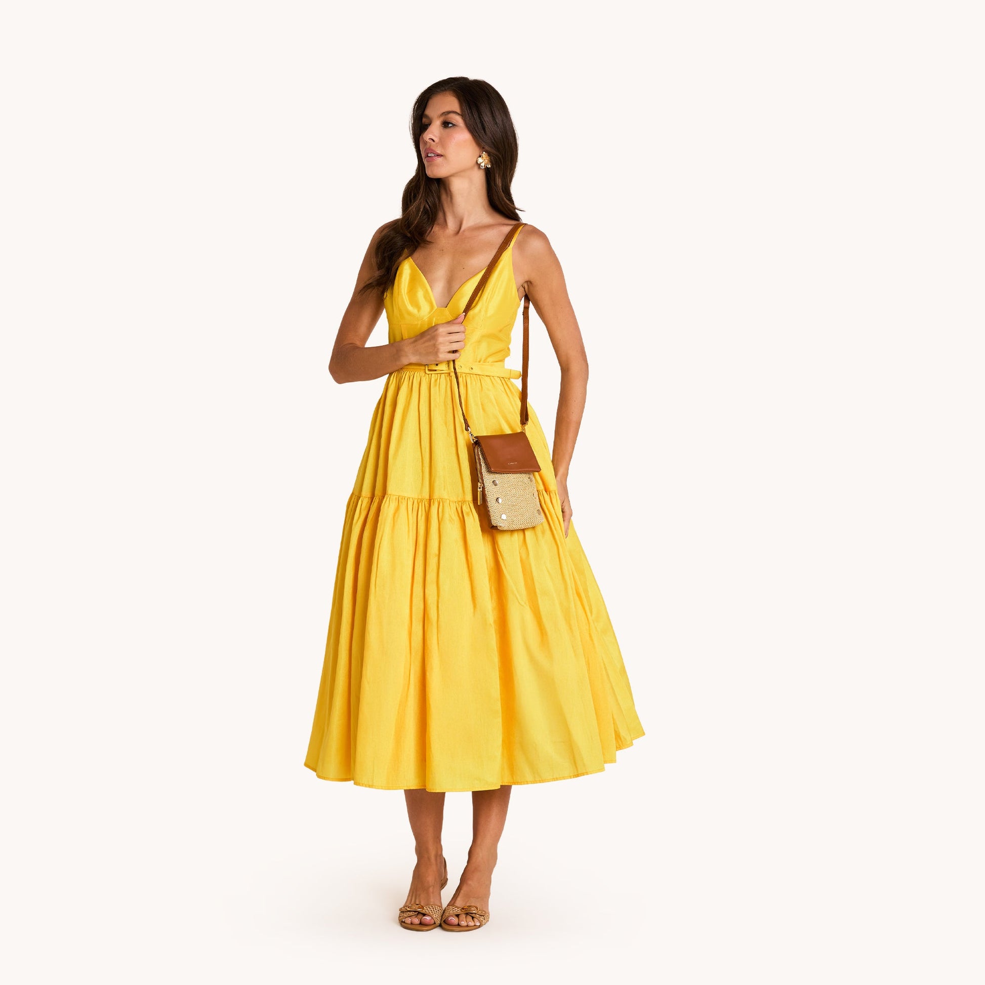 VIP MOBILE IN COCOA RAFFIA/GOLD - Romi Boutique