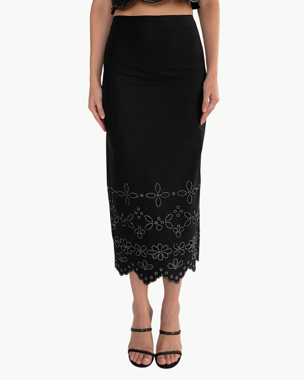 FITTED MIDI SKIRT IN BLACK - Romi Boutique