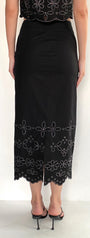FITTED MIDI SKIRT IN BLACK - Romi Boutique