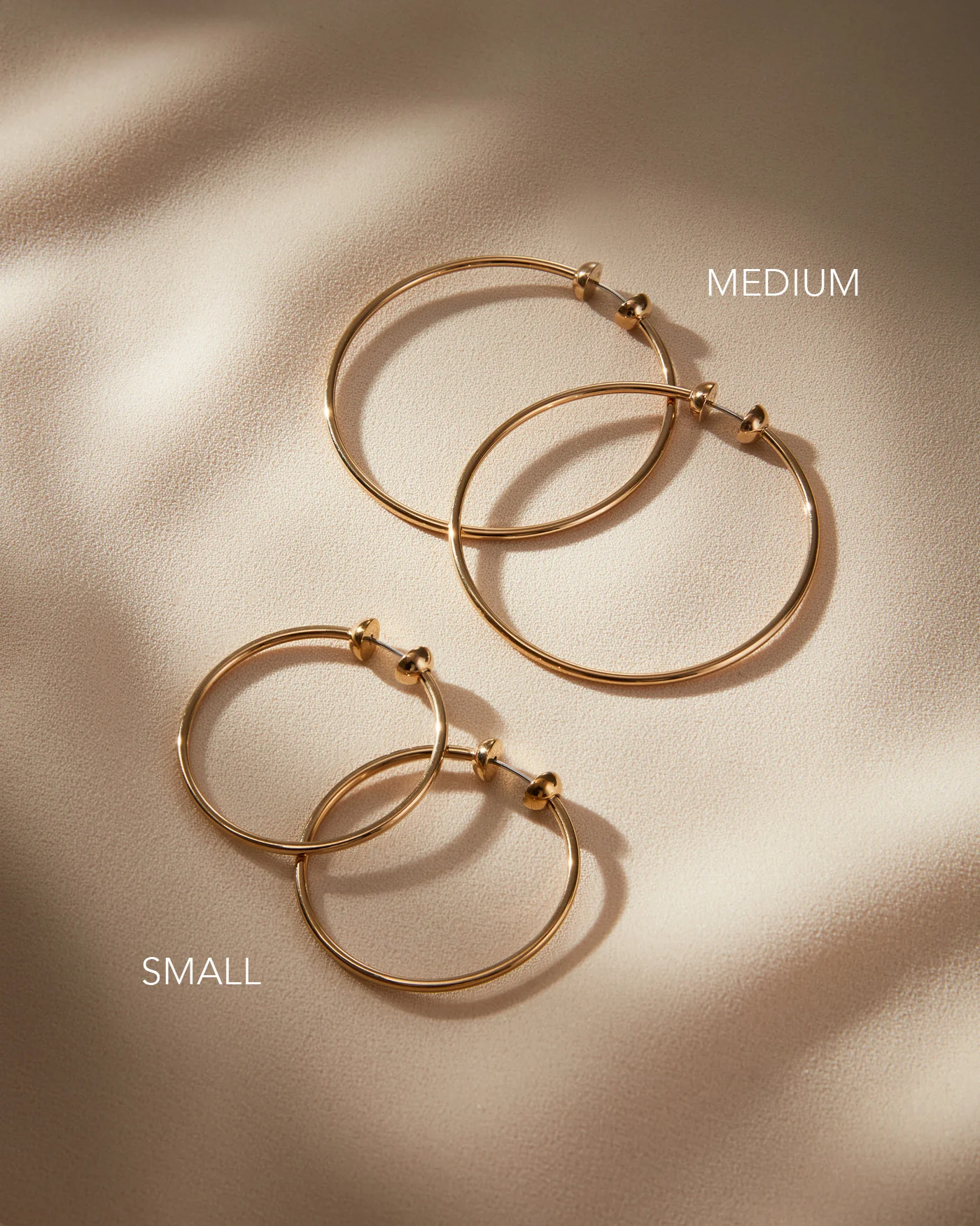 ICON HOOPS MEDIUM IN HIGH POLISH GOLD - Romi Boutique