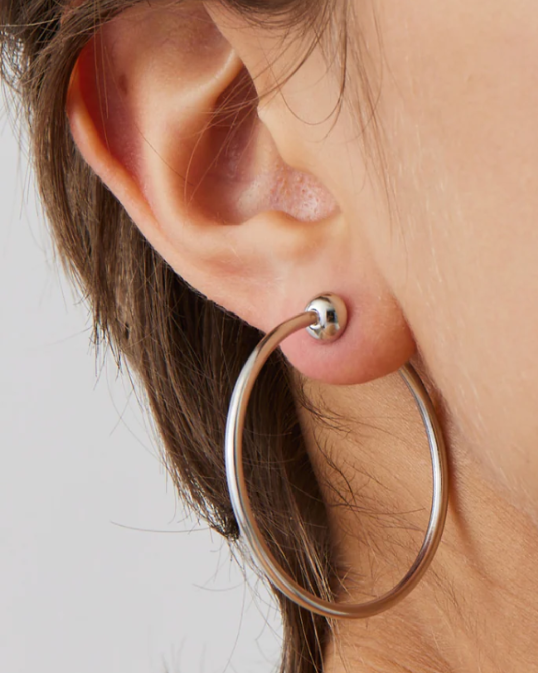 ICON HOOPS SMALL IN RHODIUM - Romi Boutique