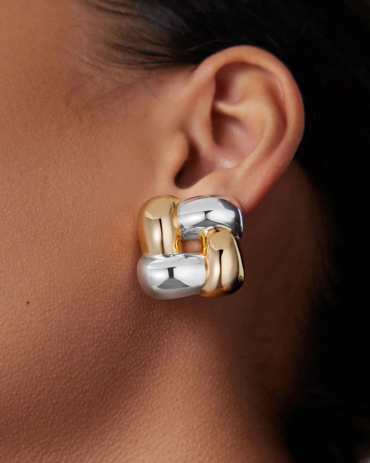 MEDIUM WOVEN SQUARE EARRINGS IN TWO TONE - Romi Boutique