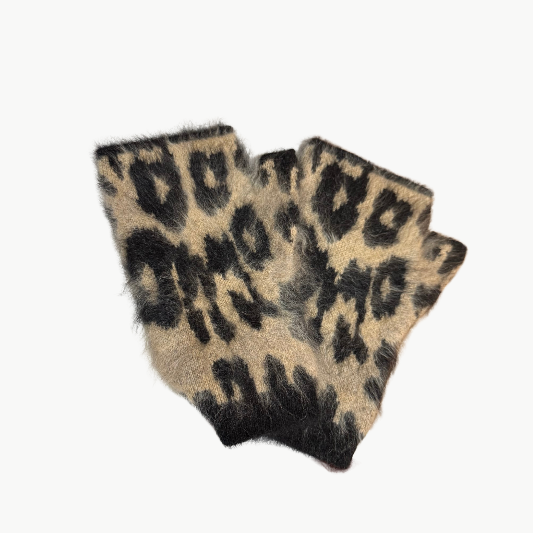 MINI SOTCHY MITTENS IN CAMEL LEOPARD - Romi Boutique