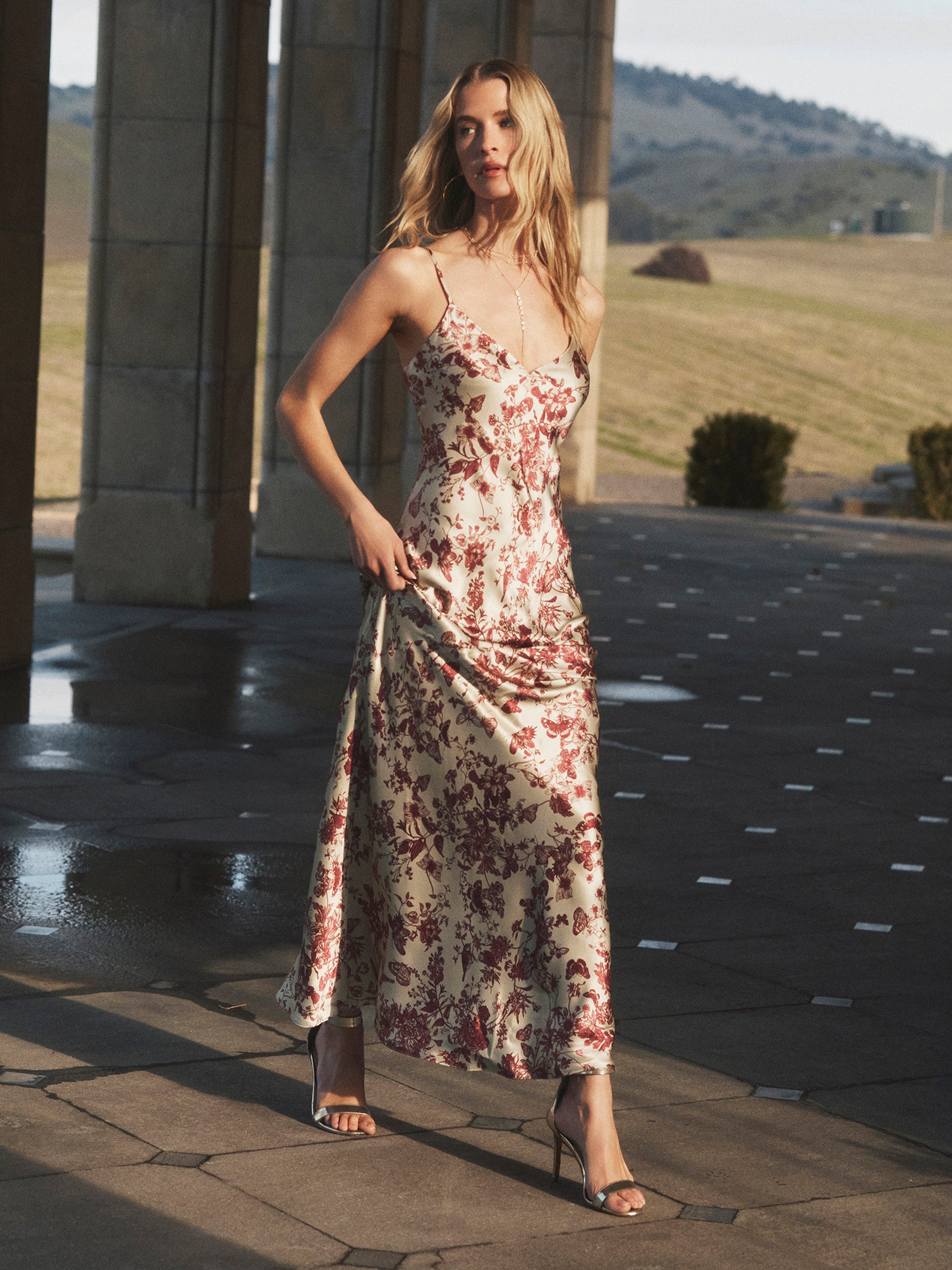 SERITA SILK GOWN IN TAN/TRUFFLE BUTTERFLY TOILE - Romi Boutique