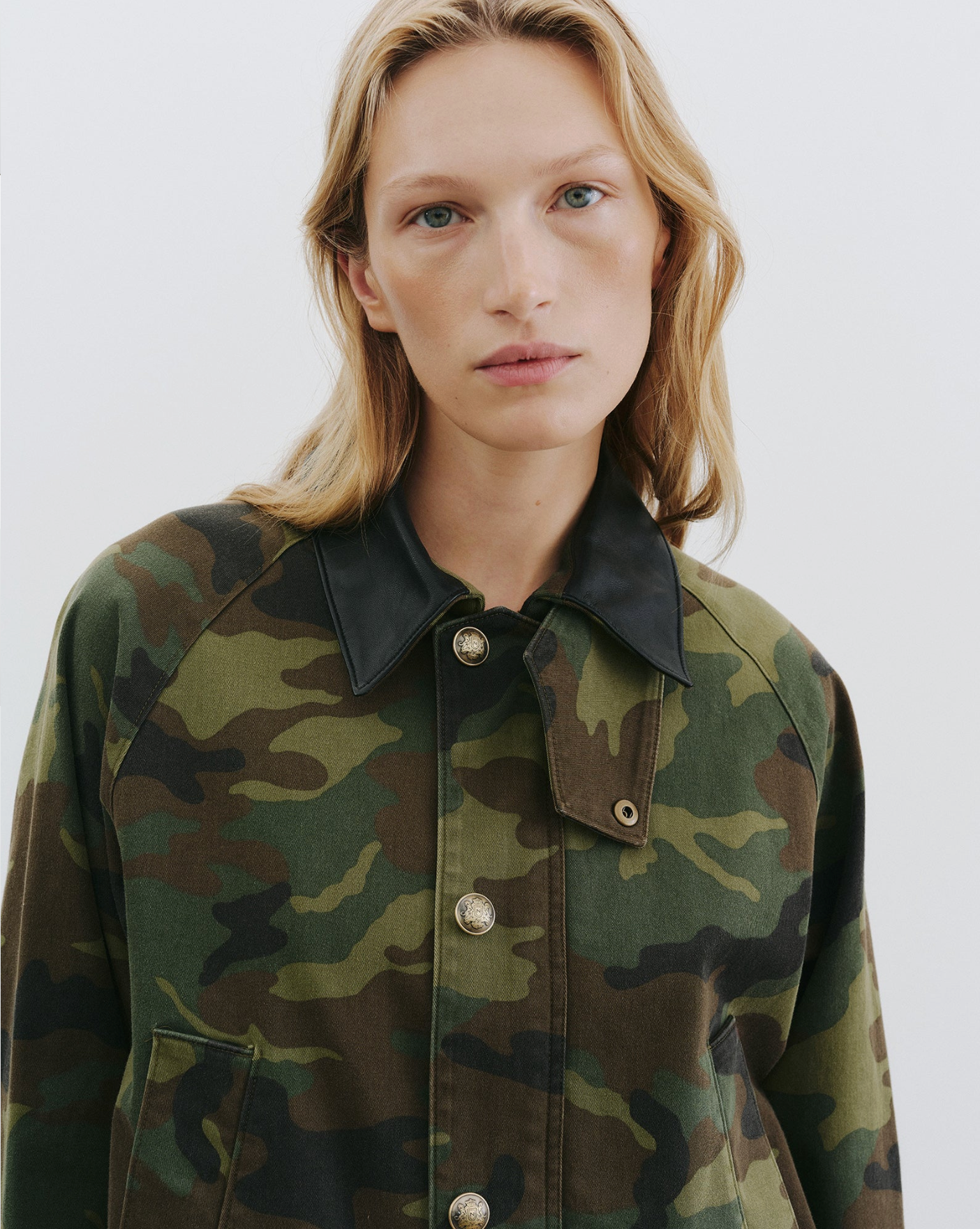 ANDREW PARKA IN CAMOFLAUGE - Romi Boutique