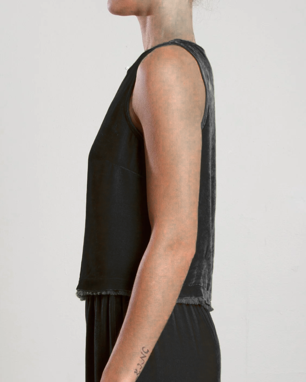 SYLVIE VELVET TANK IN BLACK by Pharaoh - Romi Boutique
