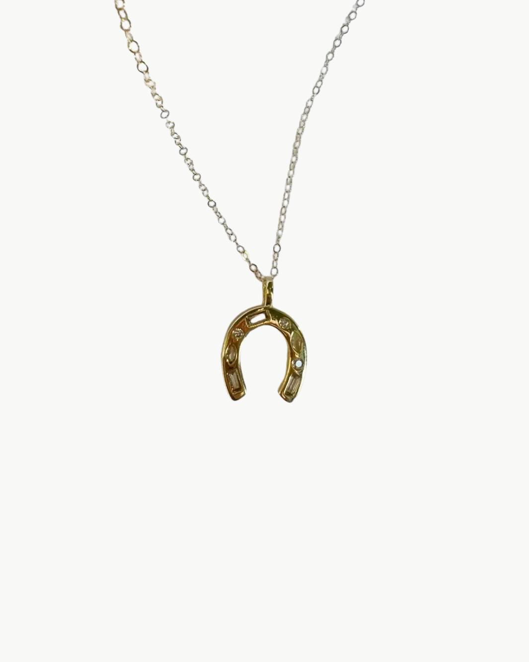 GIDDY UP HORSESHOE NECKLACE IN GOLD - Romi Boutique