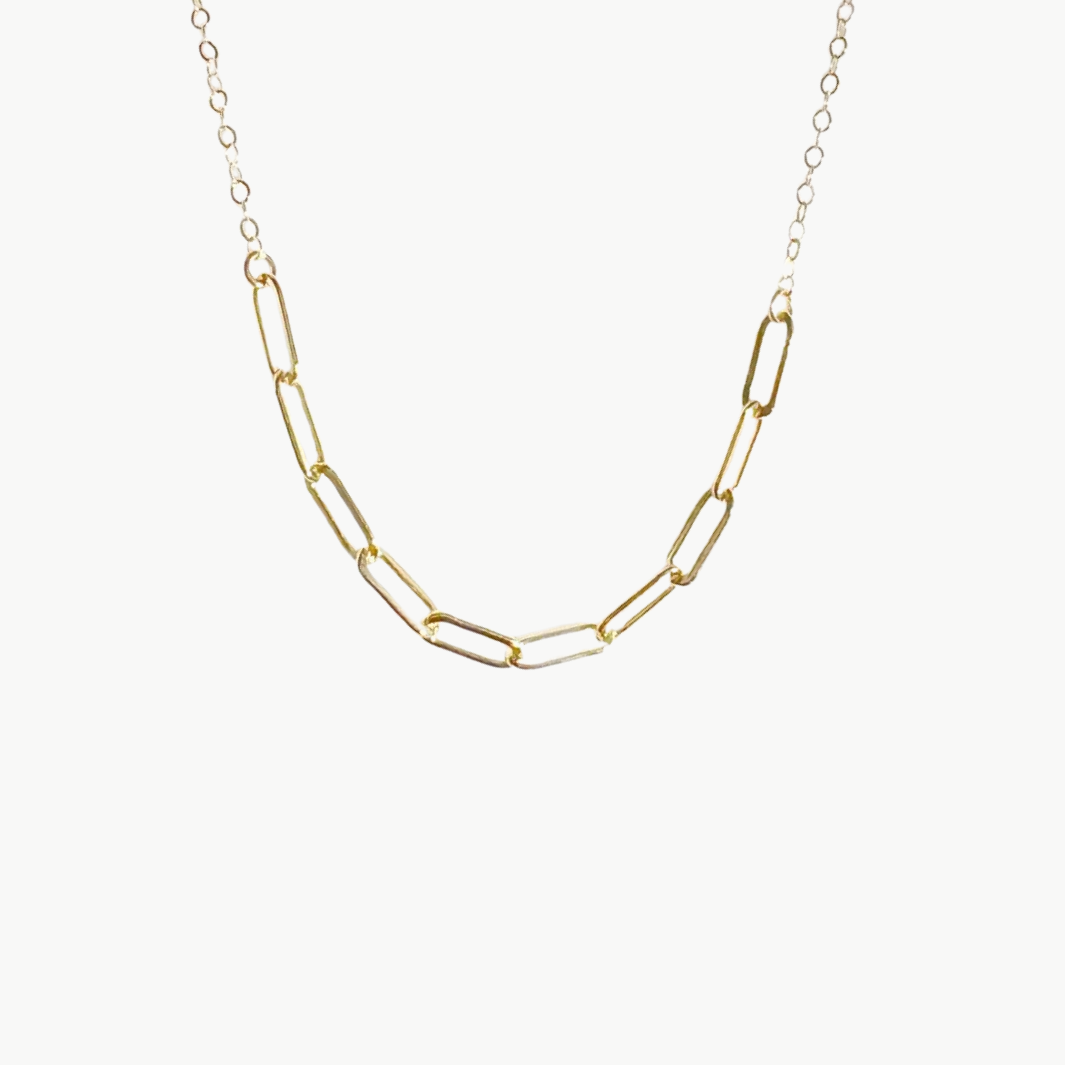 GOLDEN HOUR PAPERCLIP NECKLACE IN GOLD - Romi Boutique