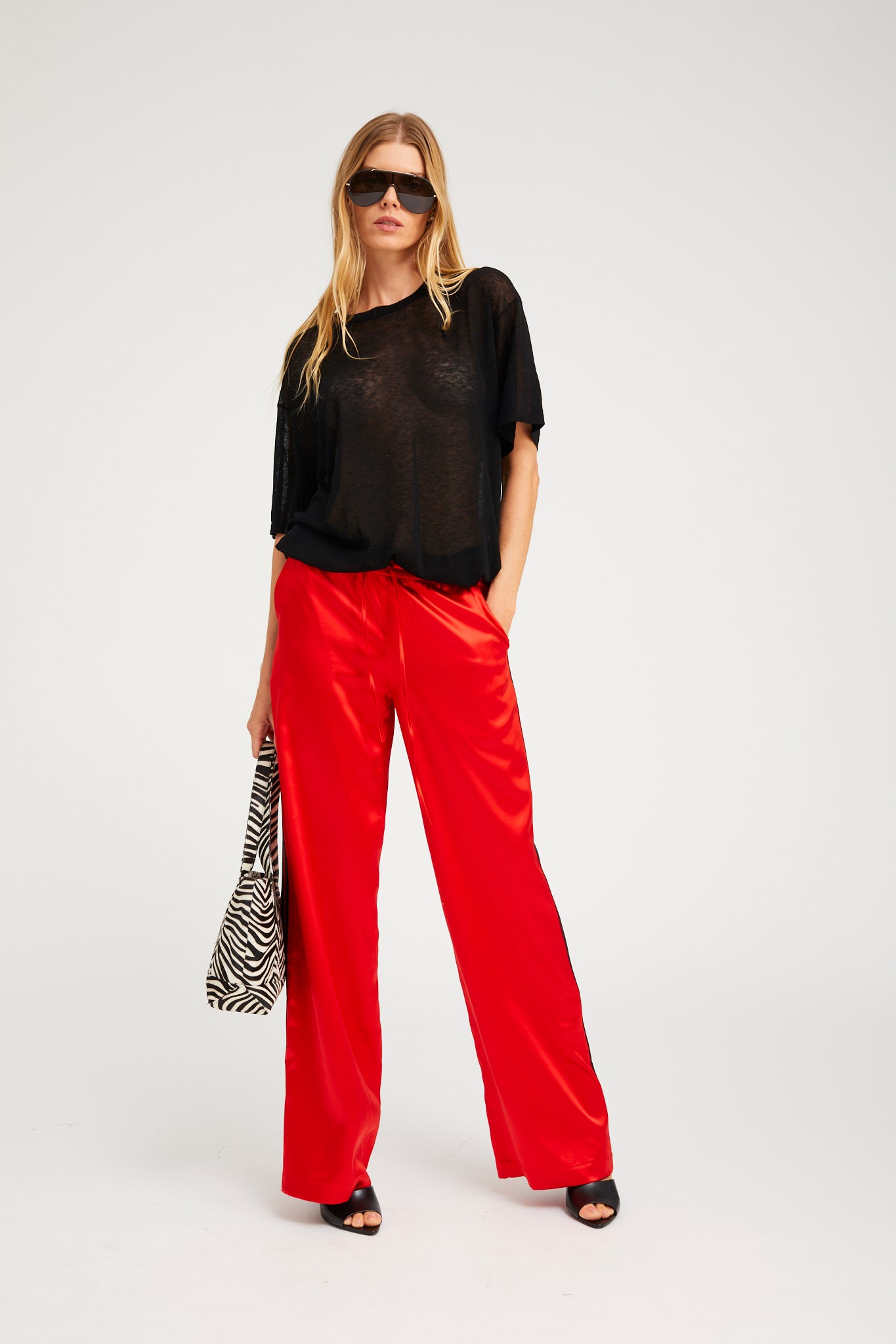BAGGY ATHLETIC PANTS - Romi Boutique