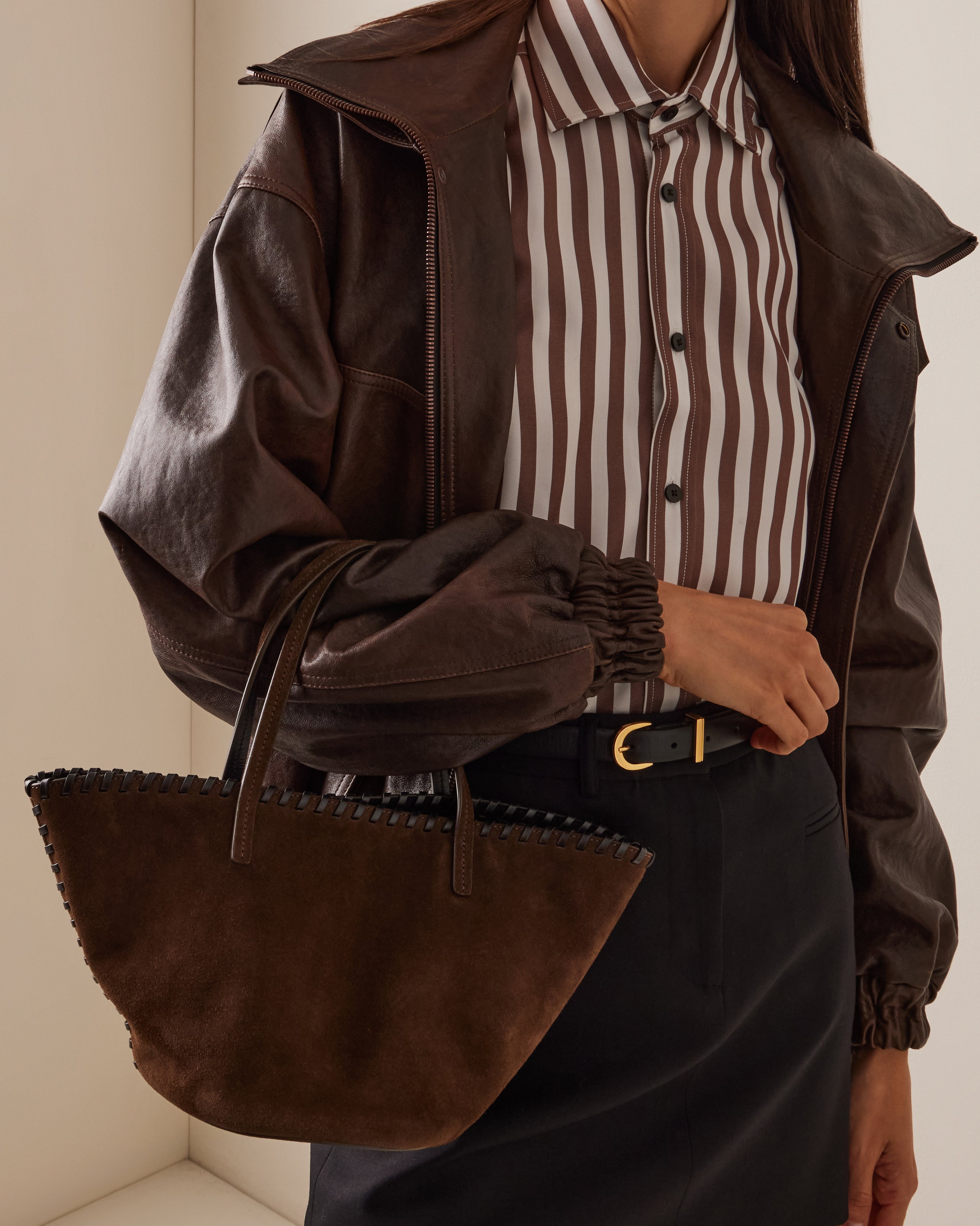 CARO BUCKET BAG IN TRUFFLE - Romi Boutique