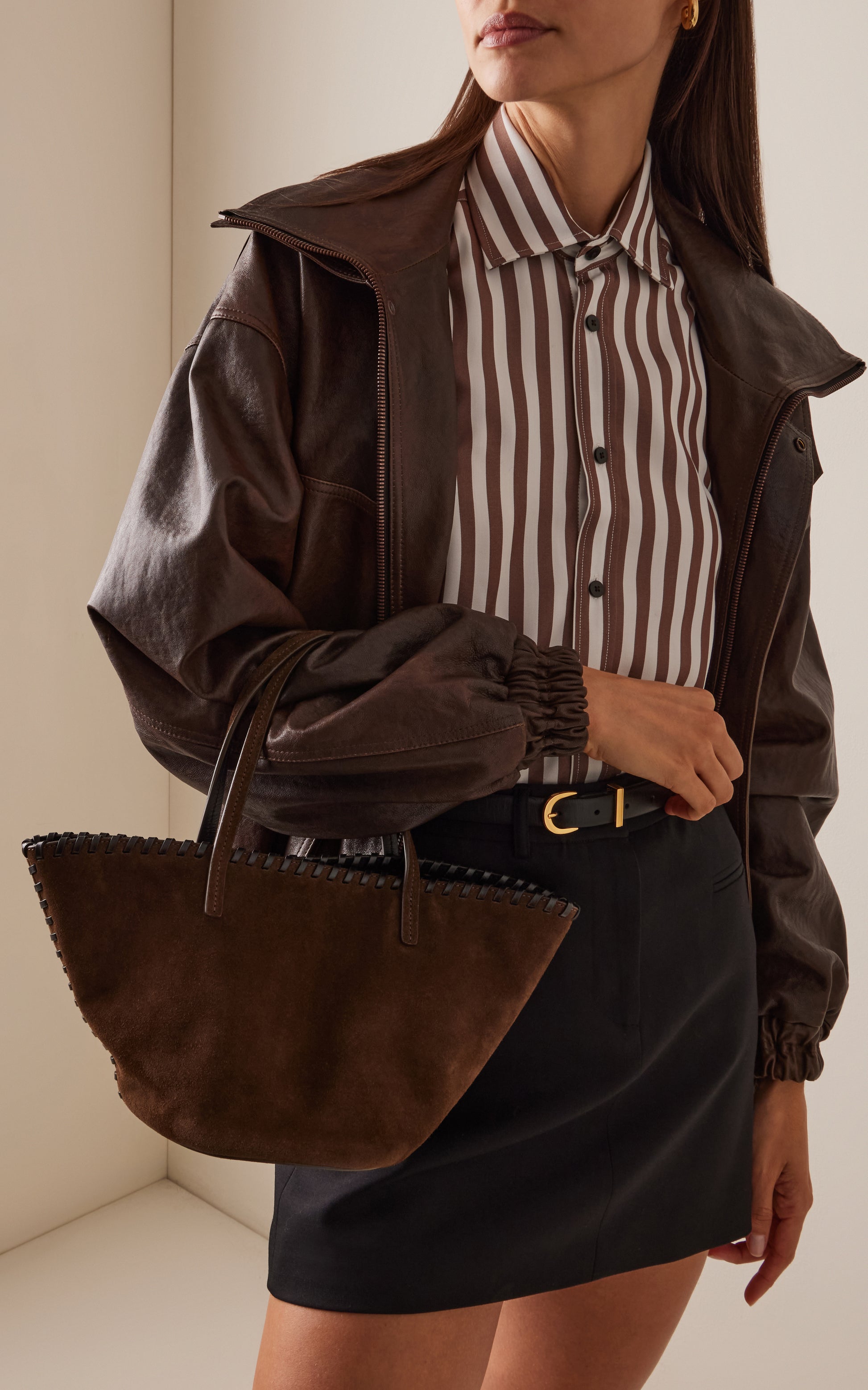 CARO BUCKET BAG IN TRUFFLE - Romi Boutique
