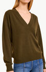 RYLA CASHMERE V-NECK PULLOVER IN HUNTER - Romi Boutique