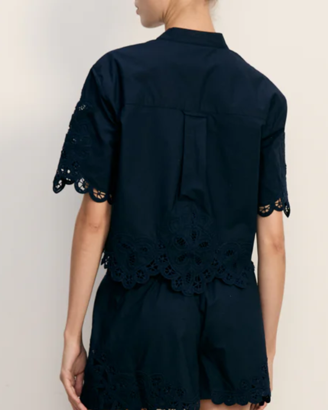 ALECK LACE BUTTON-DOWN SHIRT - Romi Boutique