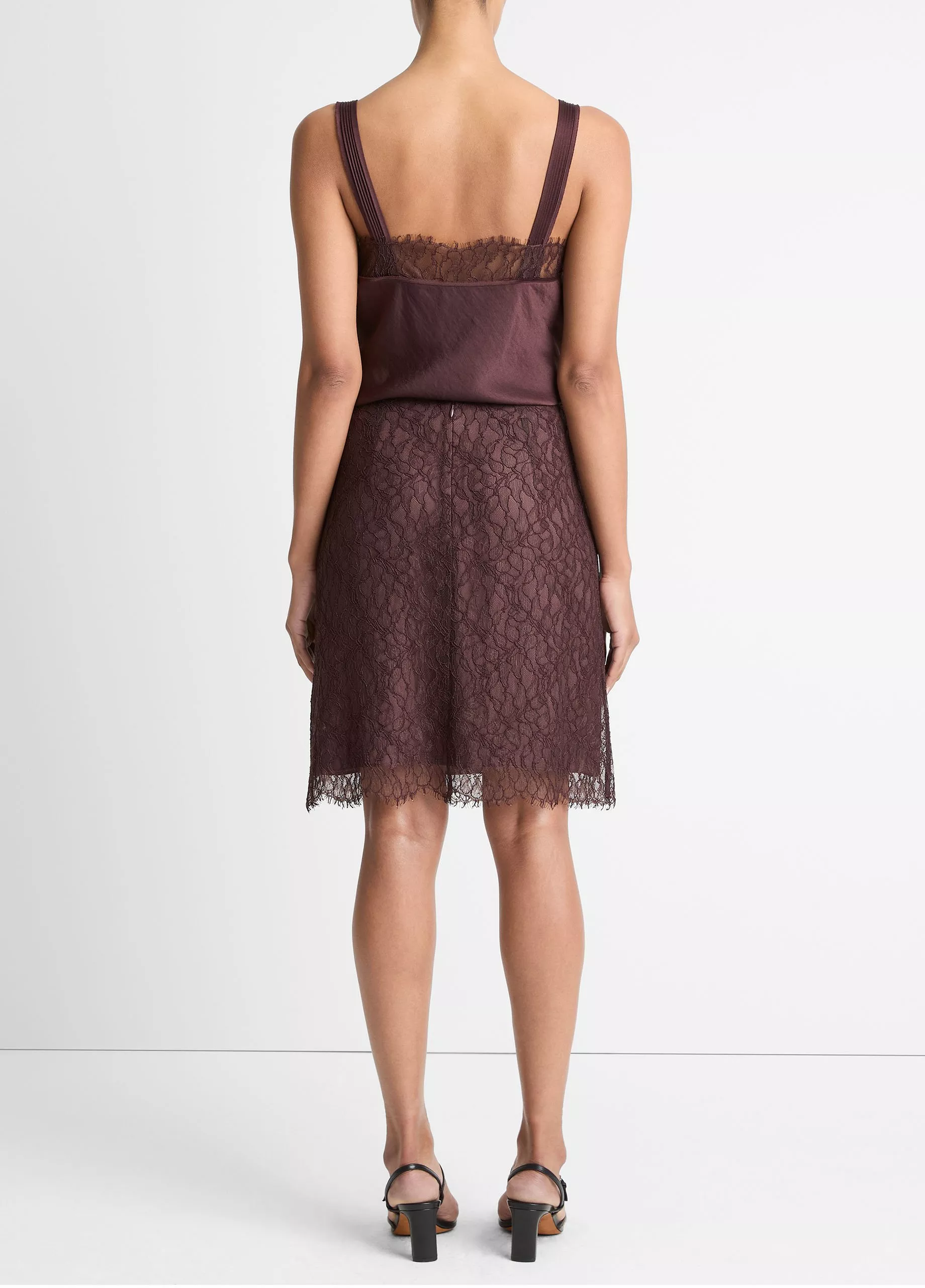 SHORT LACE SKIRT IN FIG - Romi Boutique