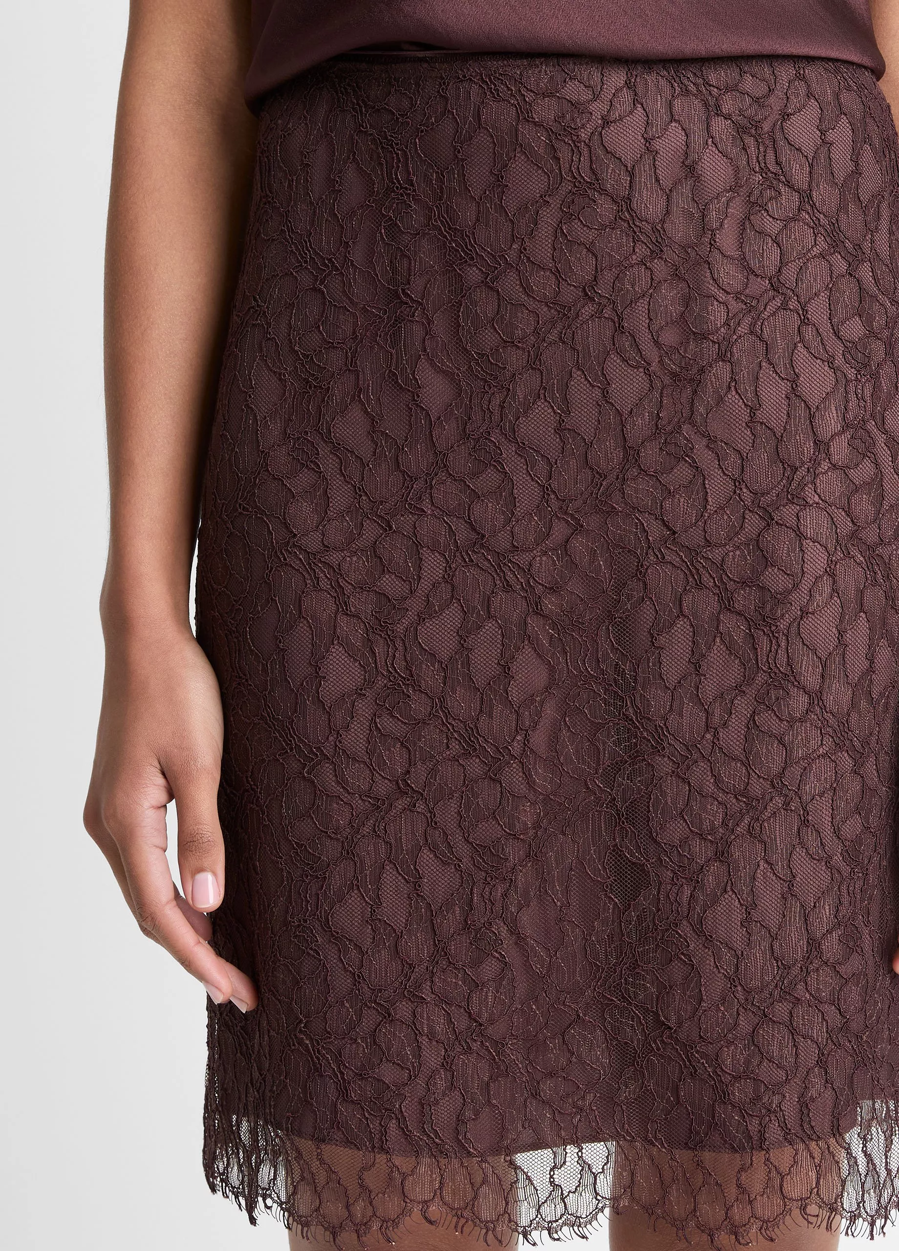 SHORT LACE SKIRT IN FIG - Romi Boutique