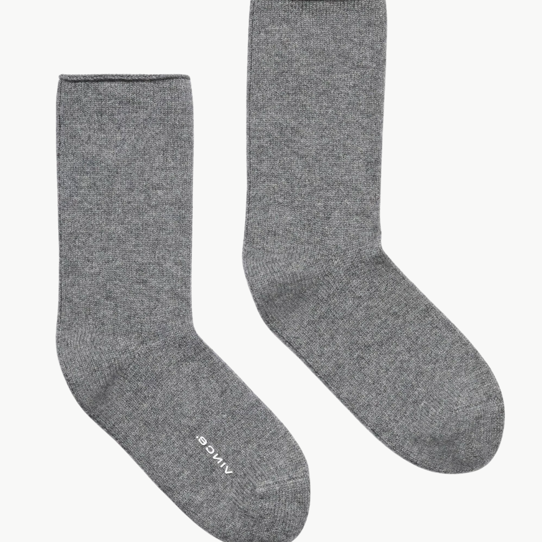 CASHMERE JERSEY SHORT SOCKS IN MEDIUM HEATHER GREY - Romi Boutique