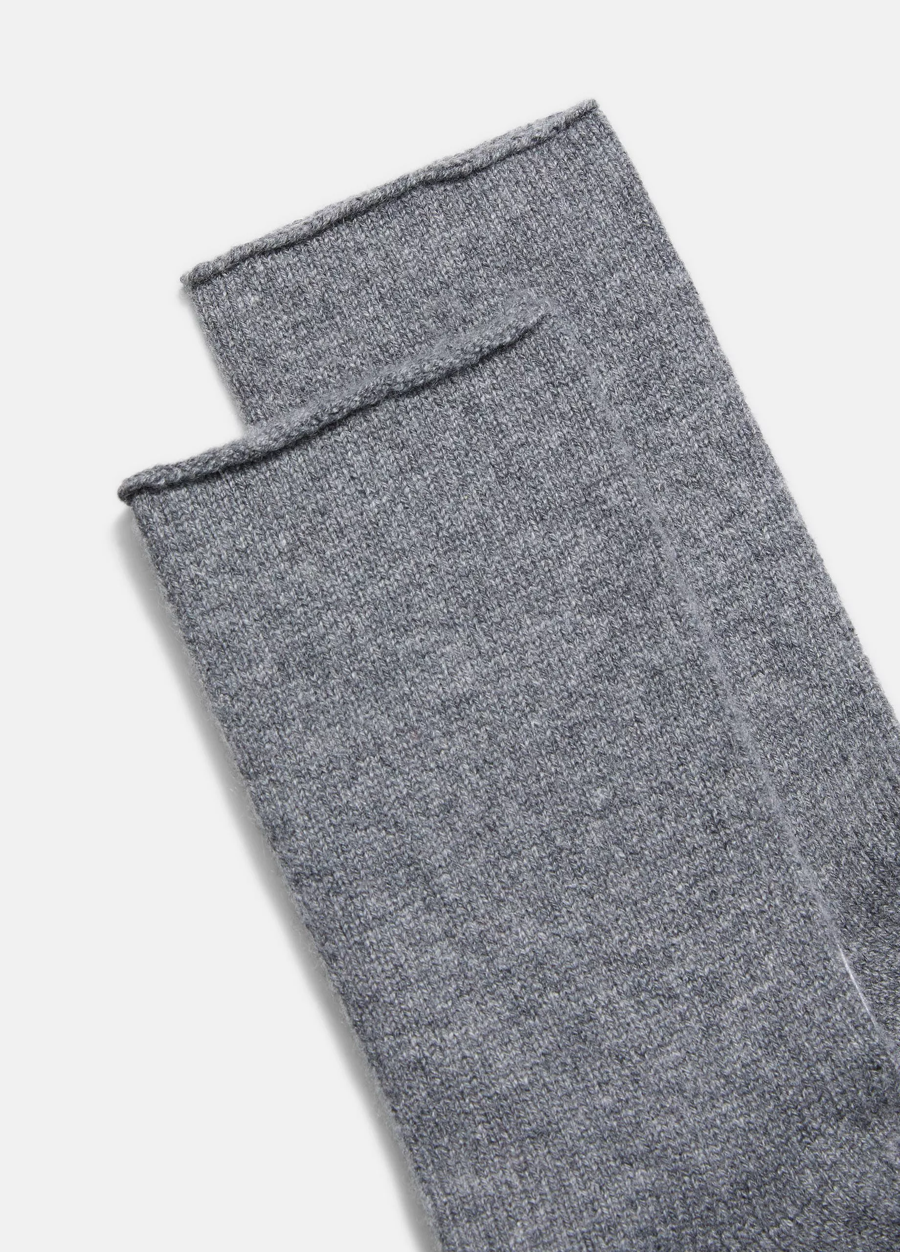 CASHMERE JERSEY SHORT SOCKS IN MEDIUM HEATHER GREY - Romi Boutique