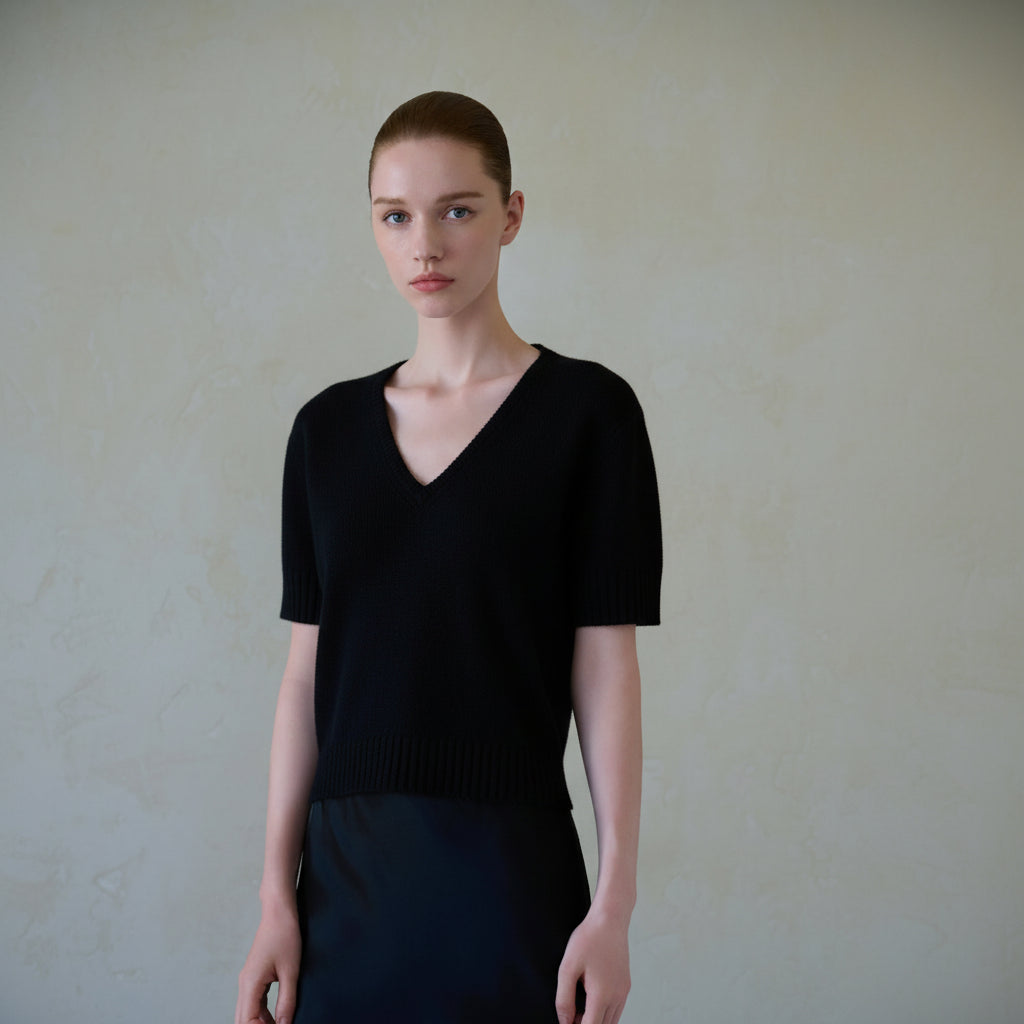 EIRA V NECK - Romi Boutique