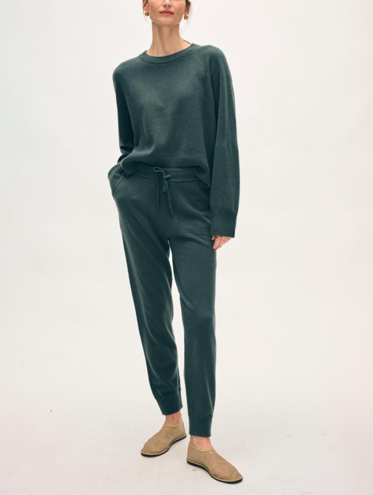 CASHMERE JOGGER IN JUNIPER GREEN - Romi Boutique