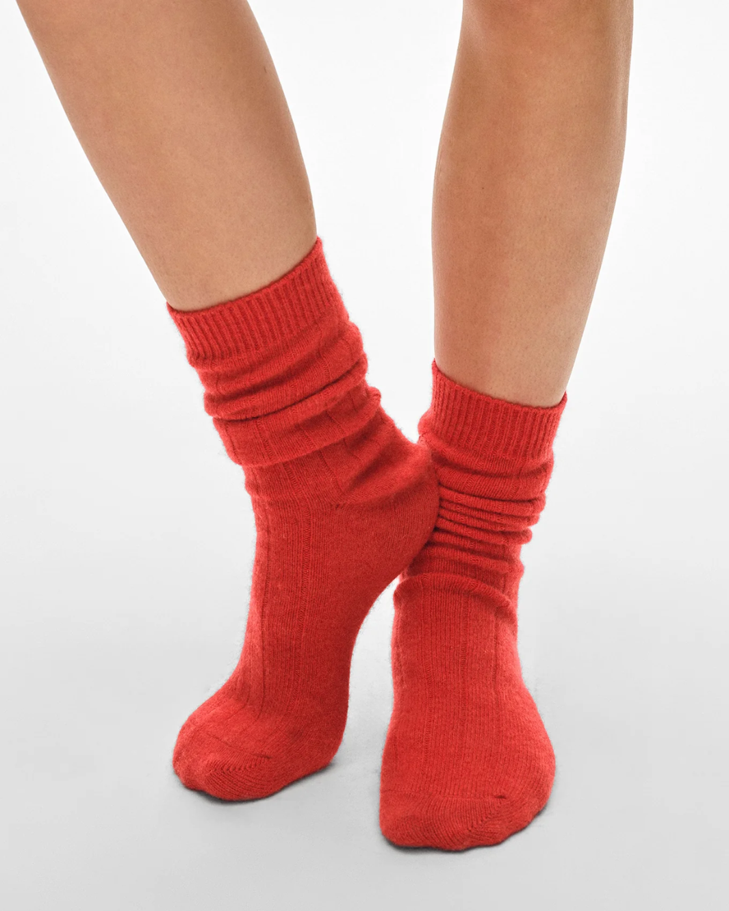 CASHMERE RIBBED SOCK IN CARMINE RED - Romi Boutique