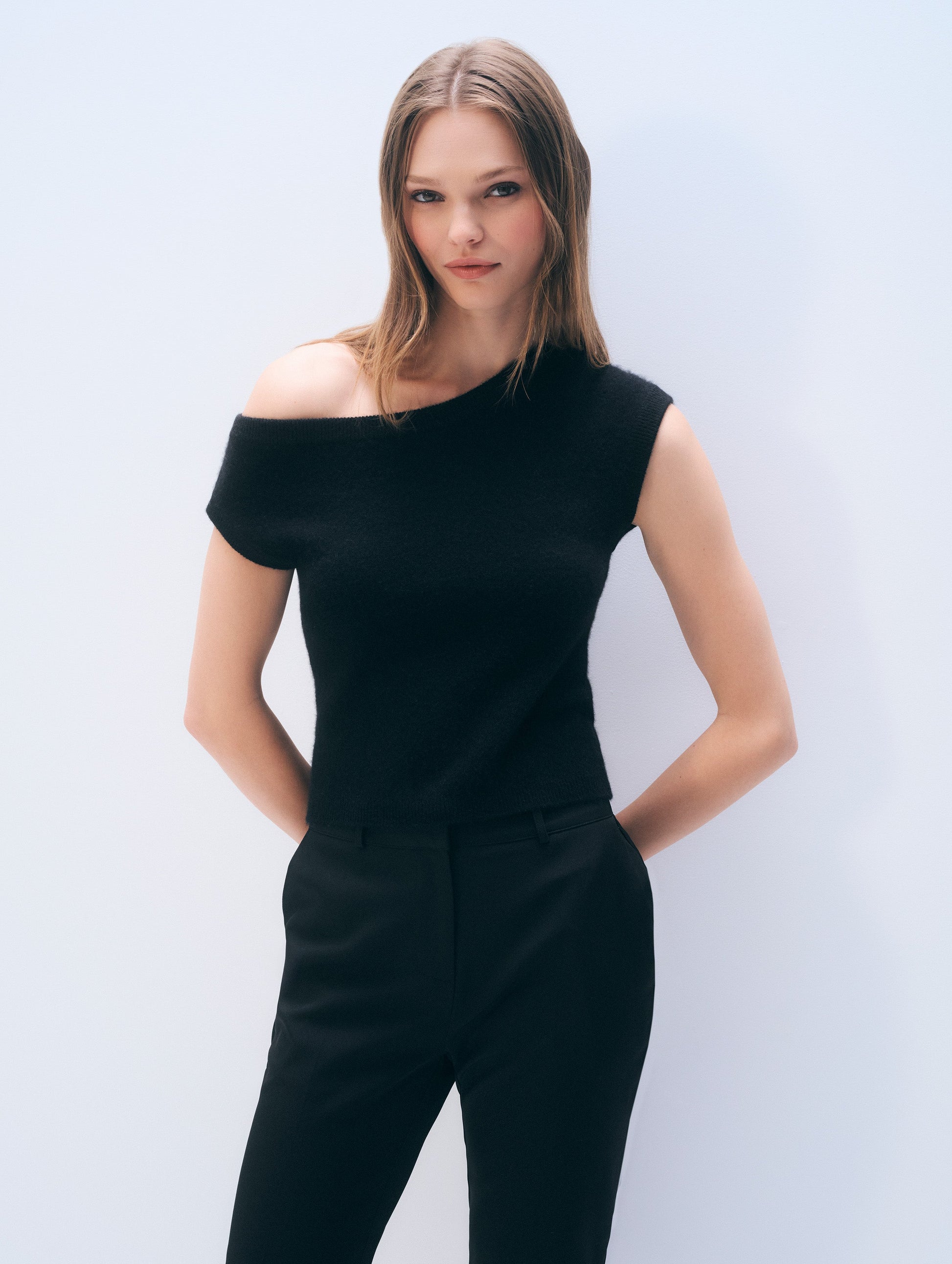CASHMERE OFF SHOULDER TOP IN BLACK - Romi Boutique